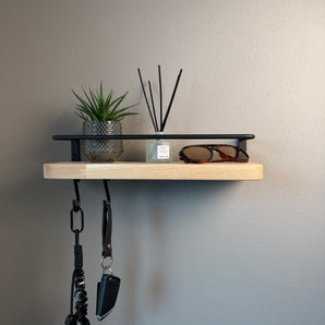 Wandgemonteerde plank eiken/staal, klein met 2 haken